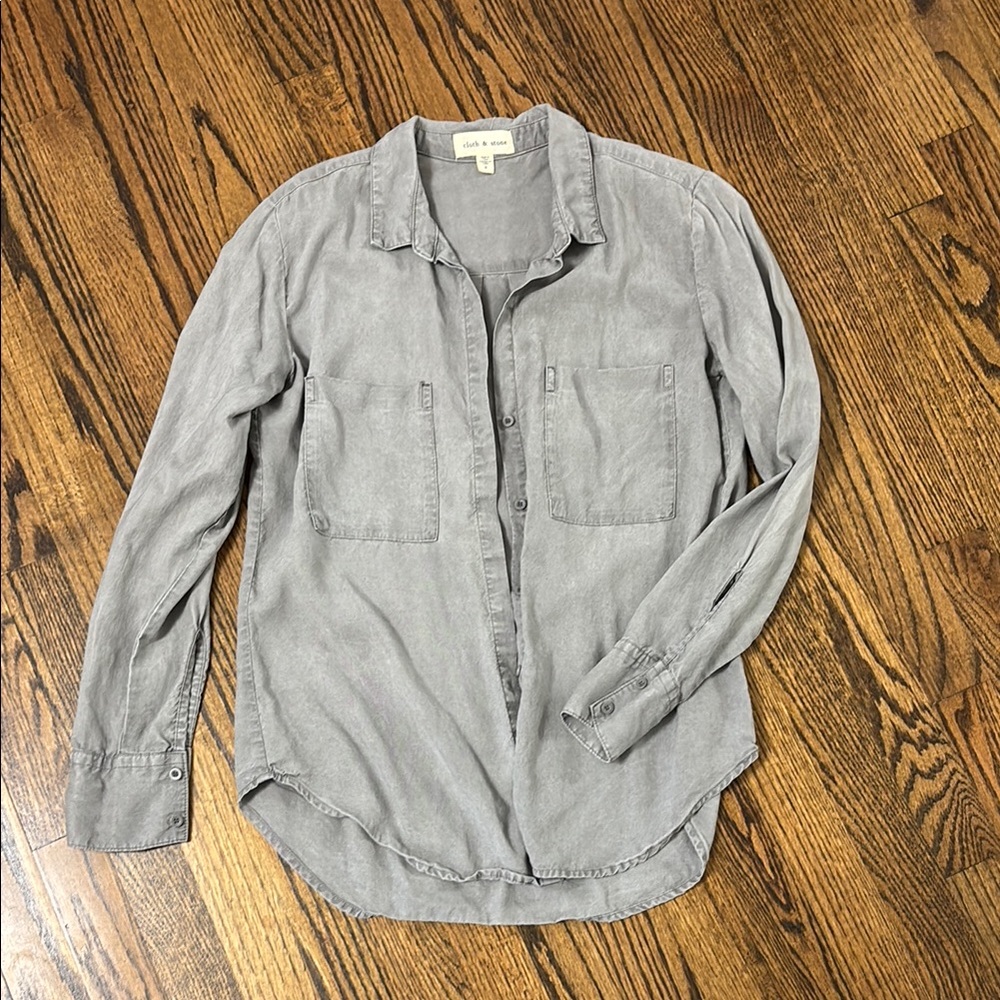 Cloth & Stone Gray Button-Up Shirt